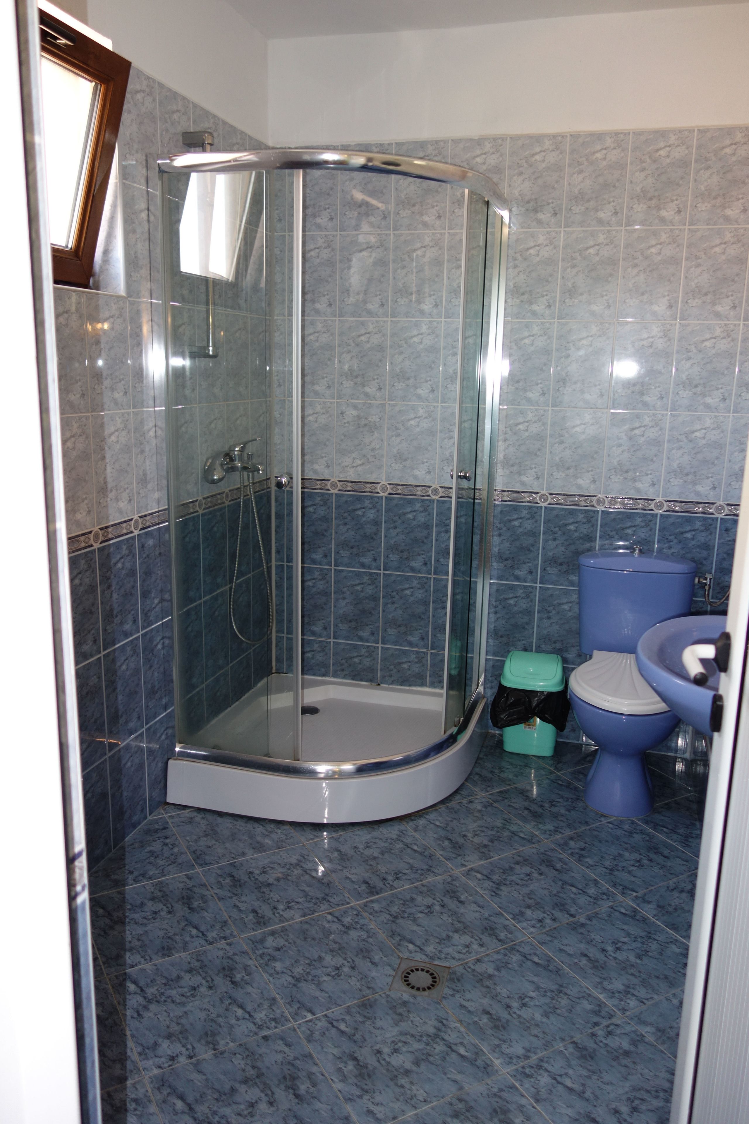 double room, balcony | bathroom | shower, towels