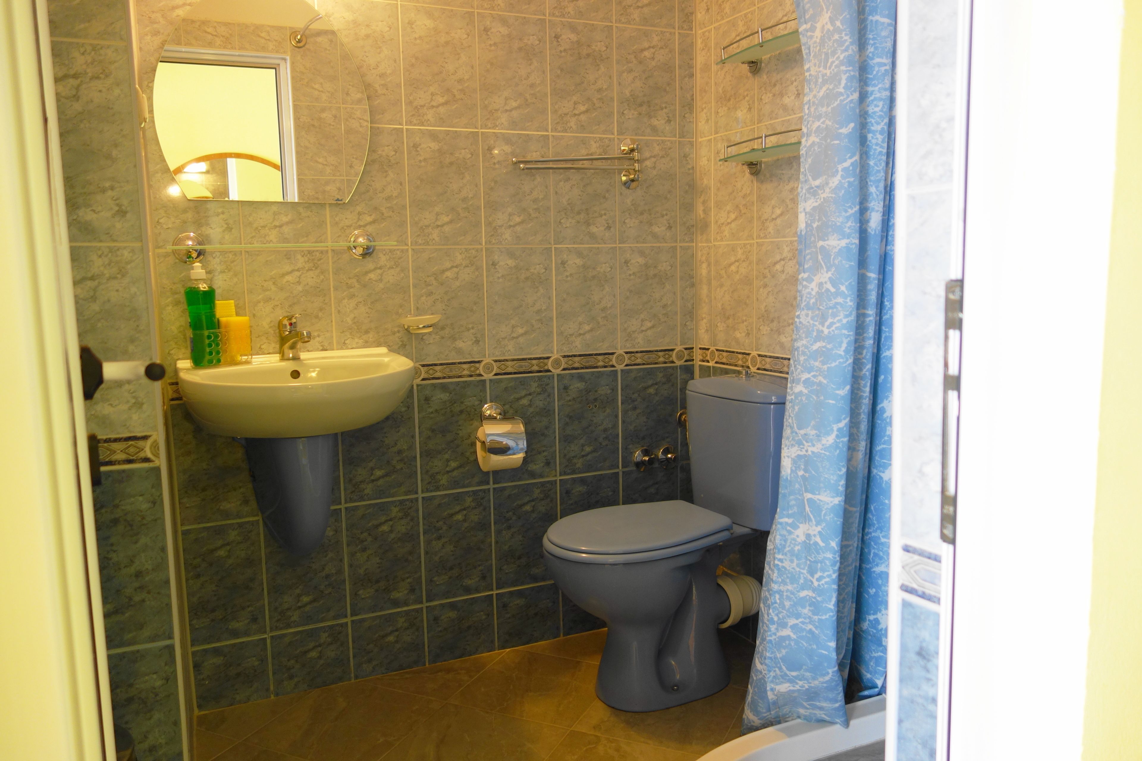 triple room, balcony | bathroom | shower, towels