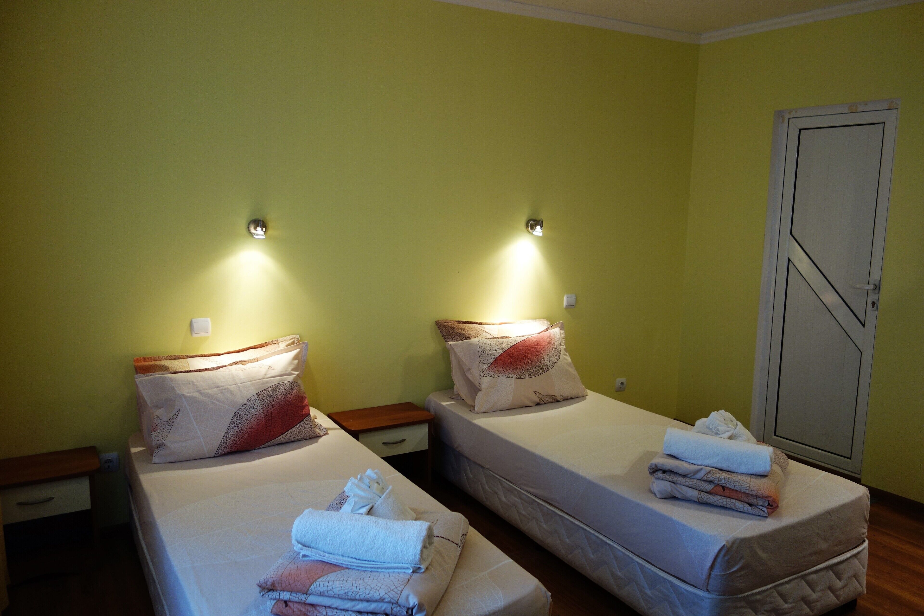 1 bedroom, in-room safe, desk, free wifi