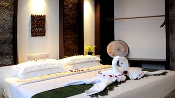 Deluxe Double Room | Minibar, in-room safe, desk, soundproofing