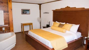 Suite, 1 cama de matrimonio grande con sofá cama, vistas al mar | Vistas desde la habitación