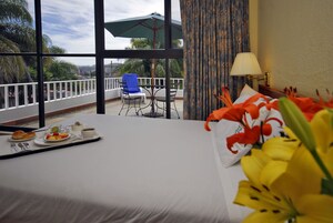 Caja de seguridad en la habitación y sistema de insonorización 