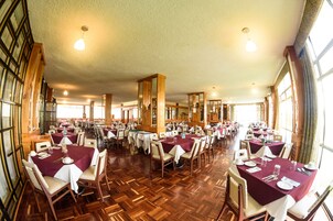 Se sirven desayunos, almuerzos y cenas; cocina mexicana