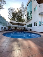 Bañera de hidromasaje exterior