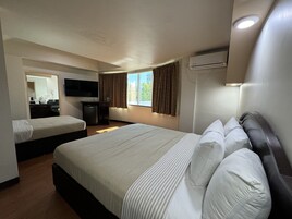 Caja de seguridad en la habitación y escritorio 