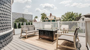 House, Private Bathroom (Entire Property) | Terrace/patio