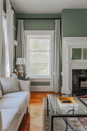 Room - The Historic Berkeley Place (Staunton)