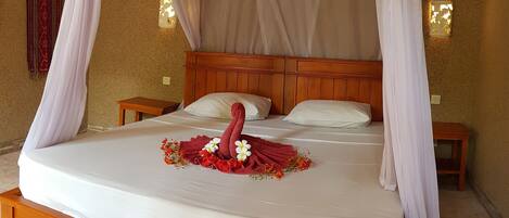 Deluxe Double or Twin Room | In-room safe, free WiFi, bed sheets