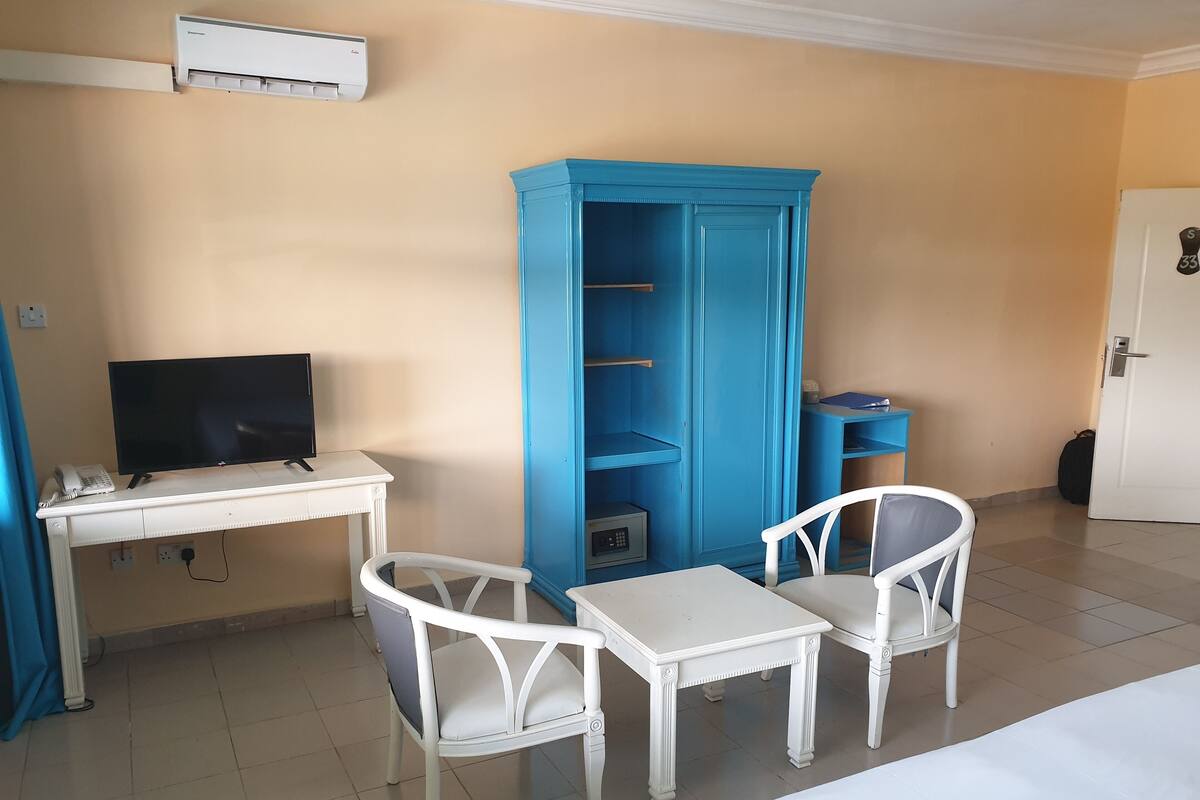 Standard Double Room | Minibar, in-room safe, desk, iron/ironing board (on request)