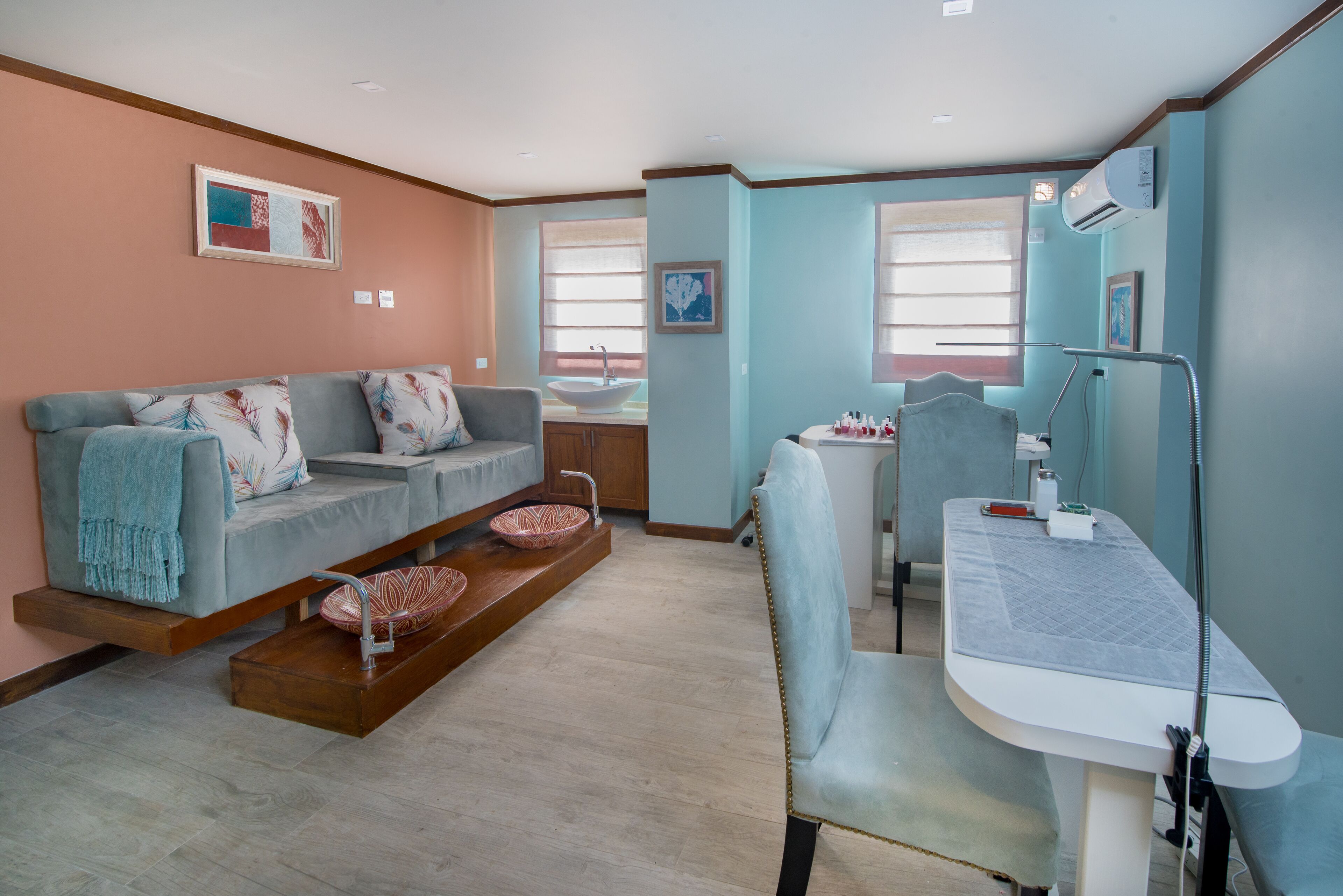 massage/treatment rooms, massages