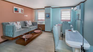 Massage/treatment rooms, massages