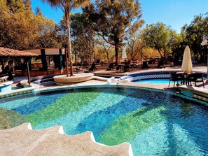 2 outdoor pools, sun loungers