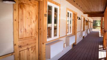 Classic Room, 1 Queen Bed, Non Smoking, Mountain View | Balcony