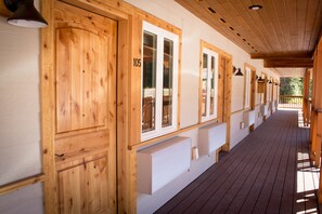 Classic Room, 1 Queen Bed, Non Smoking, Mountain View | Balcony