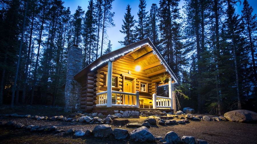 Storm Mountain Lodge Cabins & Dining