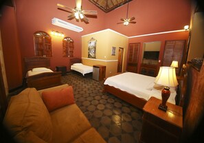 Premium bedding, minibar, iron/ironing board, free WiFi