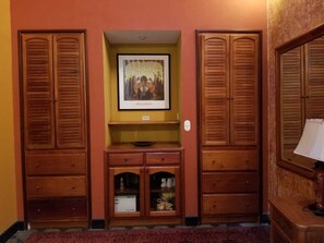 Suite, 1 Bedroom (Shambala) | Premium bedding, minibar, iron/ironing board, free WiFi - Casa Xanadu (Granada)