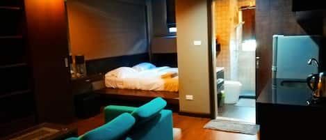 Classic Suite | In-room safe, desk, free WiFi