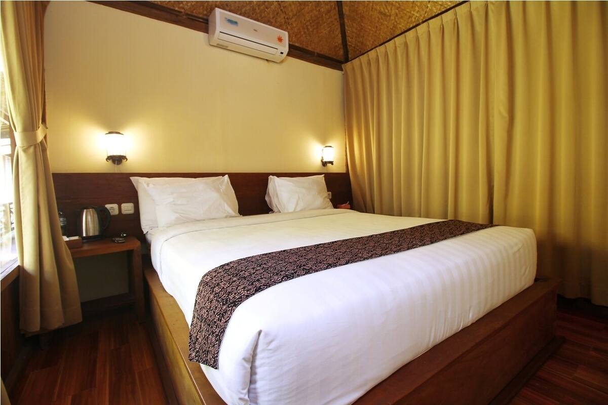 Habitación | Ropa de cama de alta calidad, caja fuerte, escritorio y wifi gratis