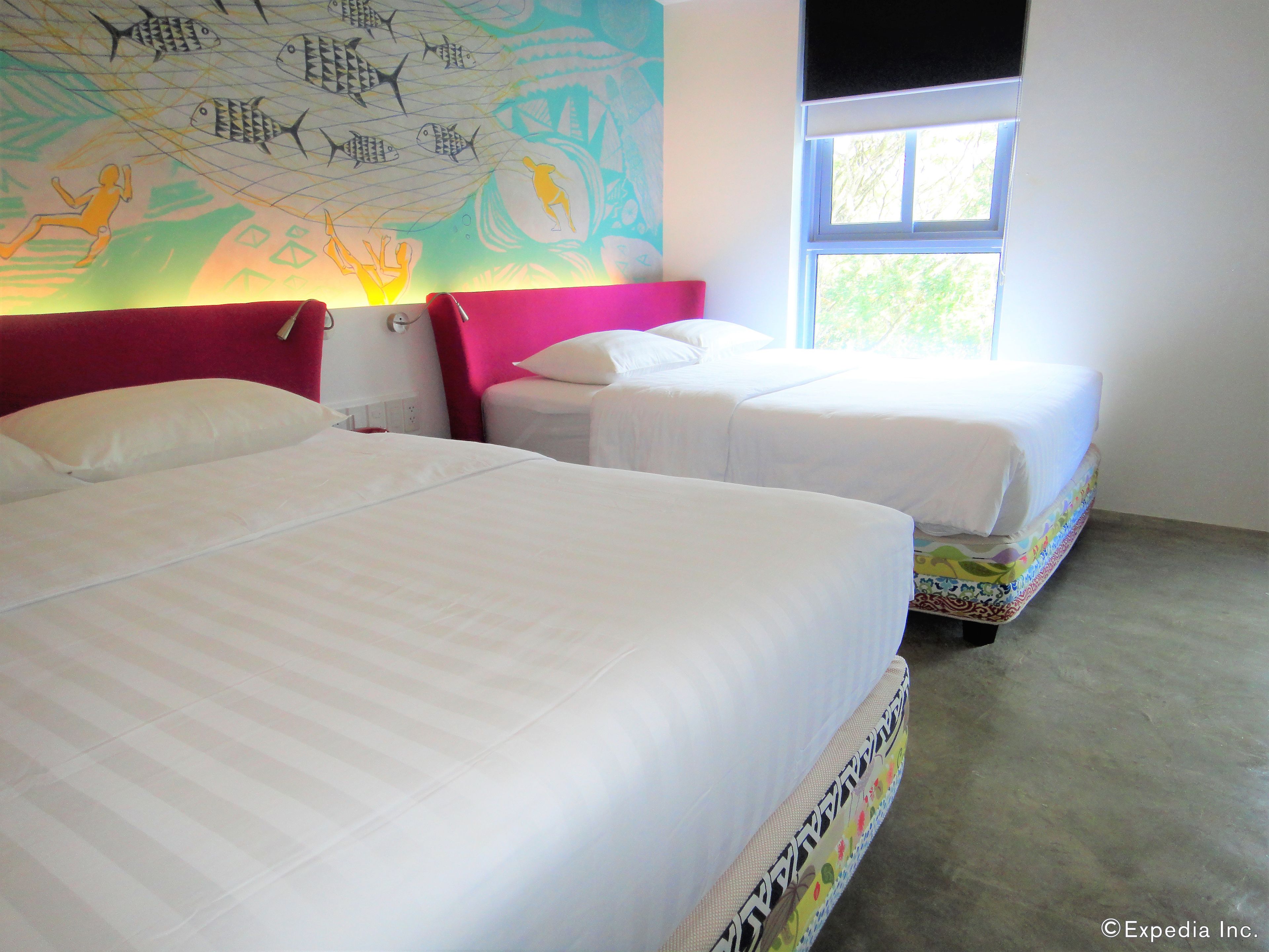 premium bedding, in-room safe, desk, free wifi