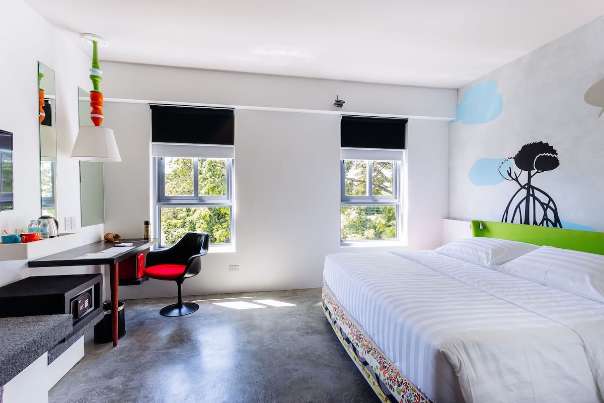 Phòng Deluxe, 1 giường cỡ king | Bộ đồ giường cao cấp, két bảo mật tại phòng, bàn 