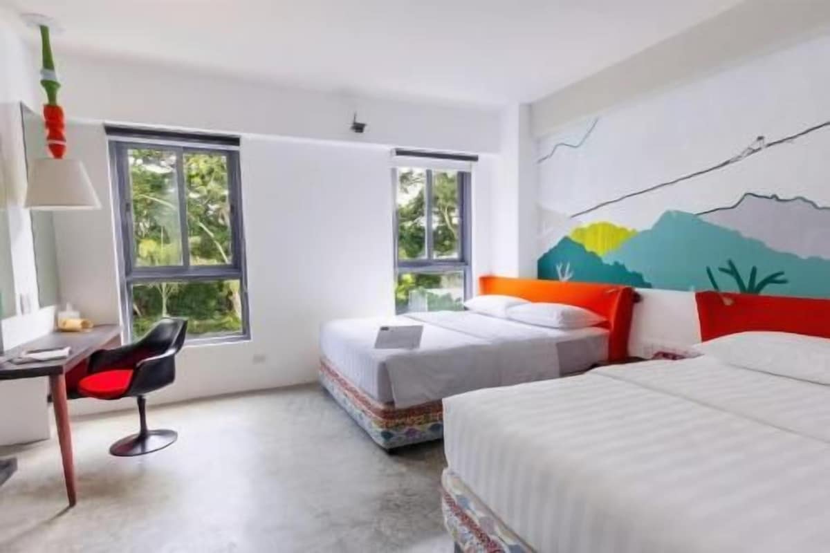Premium bedding, in-room safe, desk, free WiFi