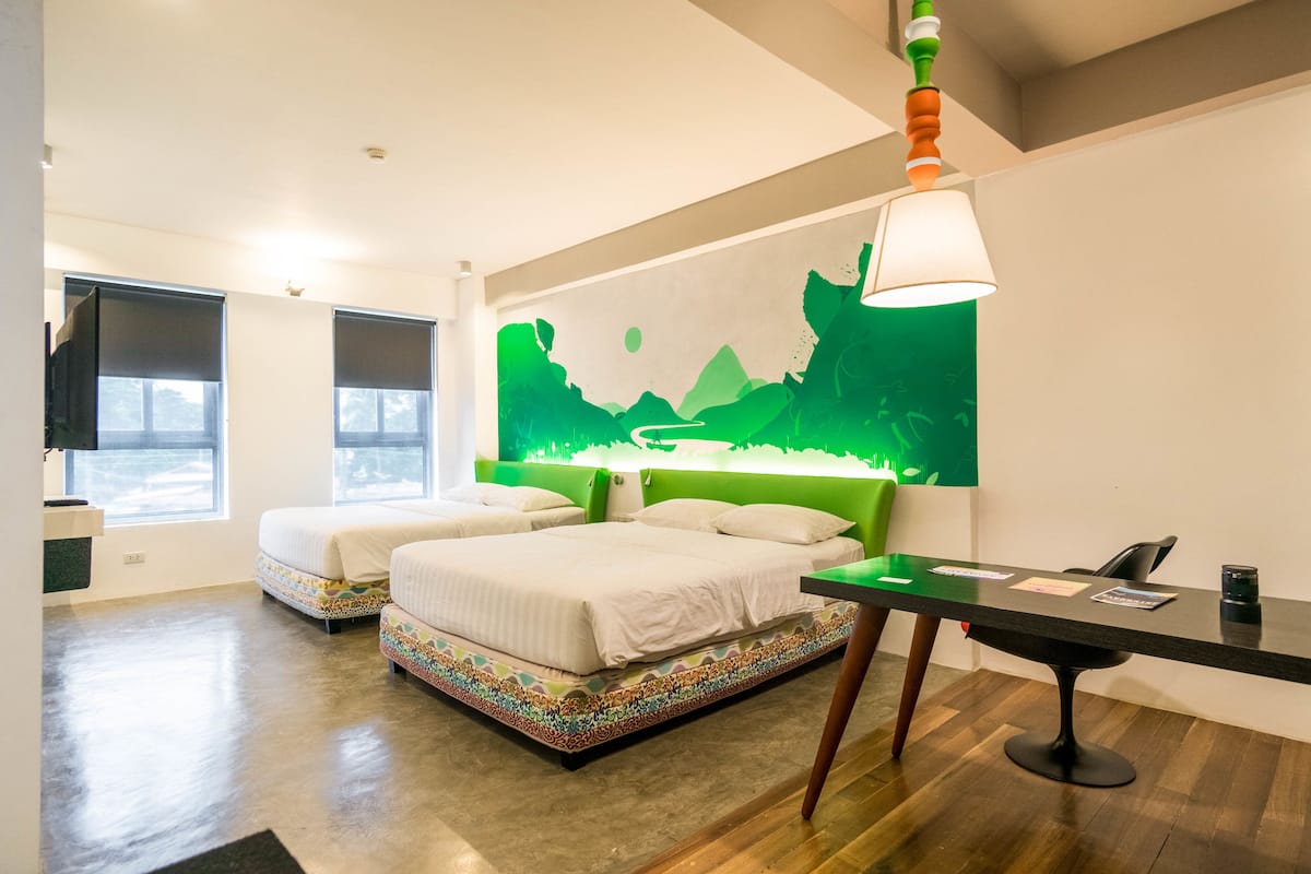 Phòng 2 giường đơn Premier | Bộ đồ giường cao cấp, két bảo mật tại phòng, bàn 