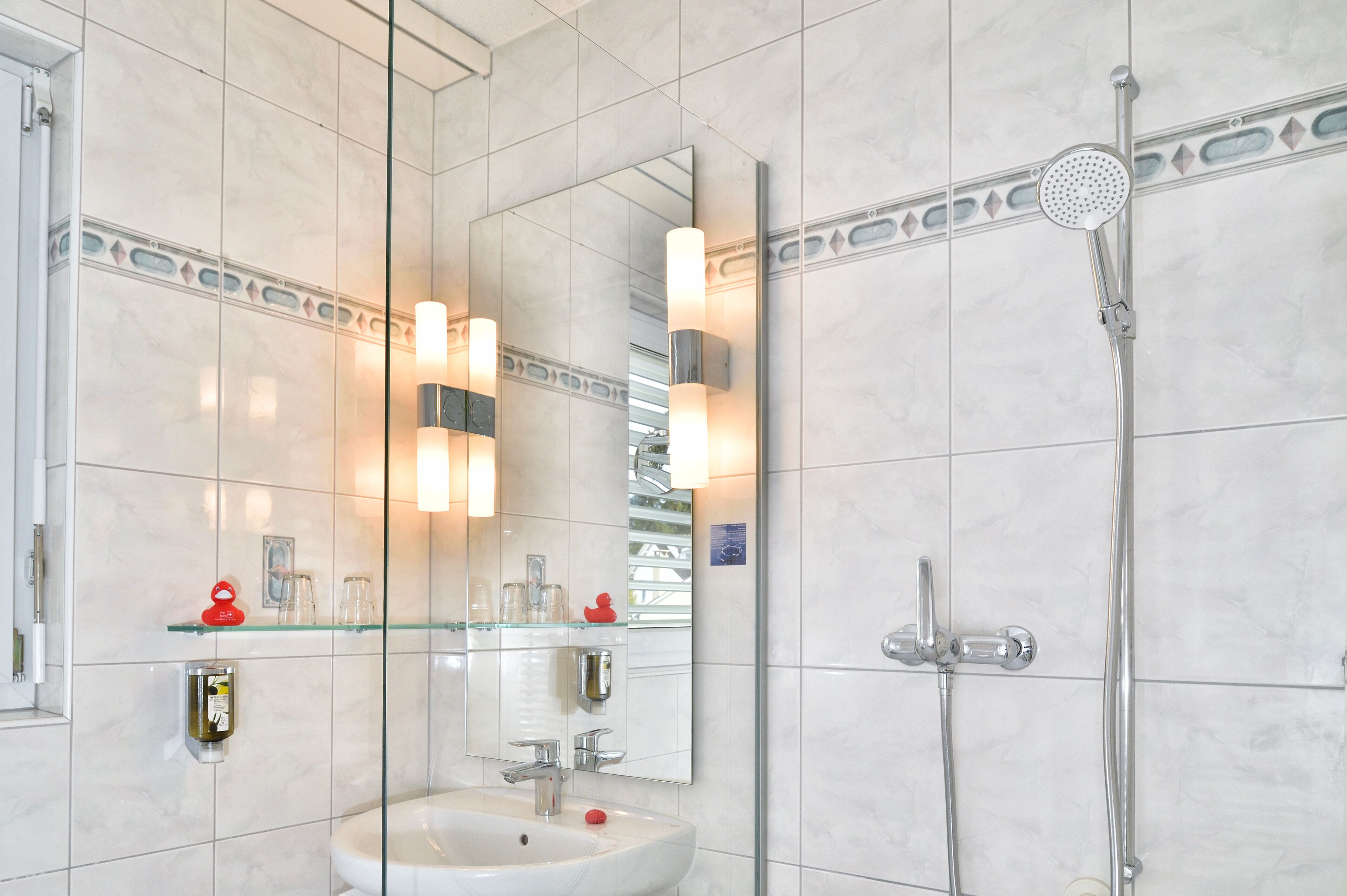 deluxe double room, balcony (guest house) | bathroom | shower, hair dryer, towels