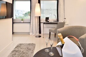 Junior-sviitti | Oleskelualue | Taulutelevisio