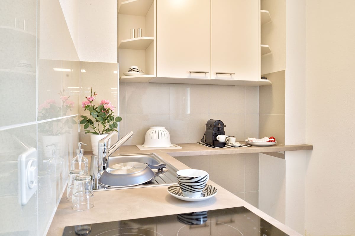 deluxe apartment | in-room dining