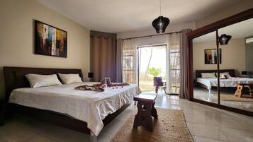 Habitación doble exclusiva | Caja de seguridad en la habitación y decoración personalizada