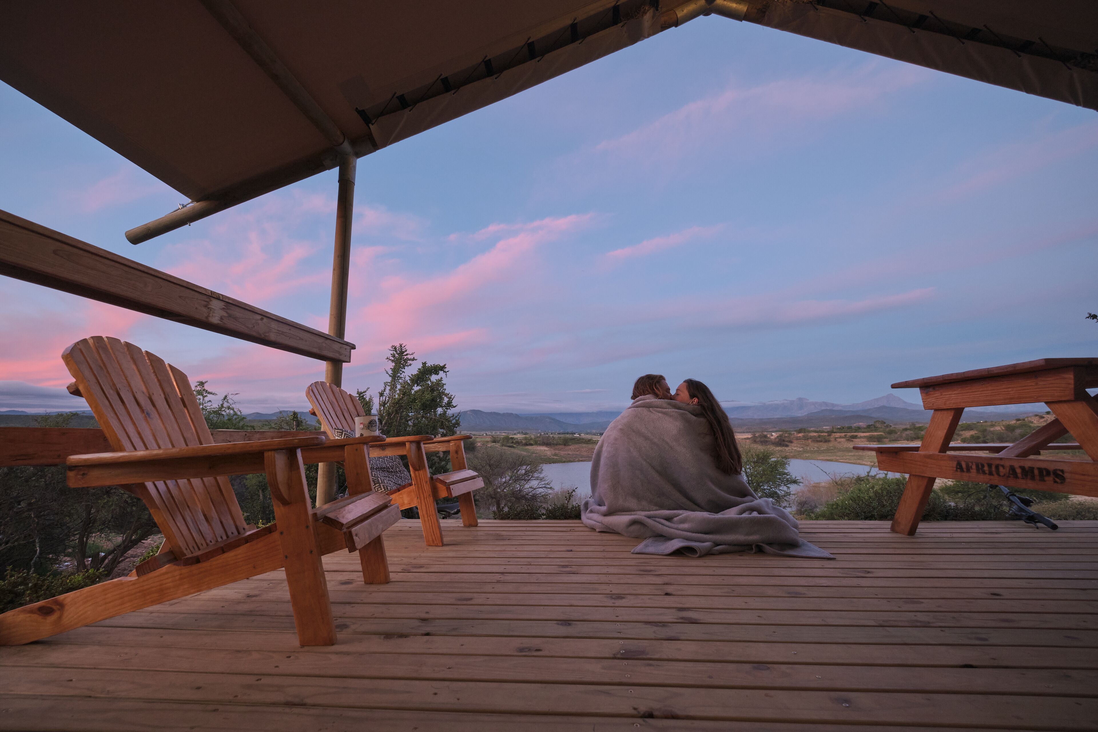 Luxe tent, 2 slaapkamers, uitzicht op meer | Terras