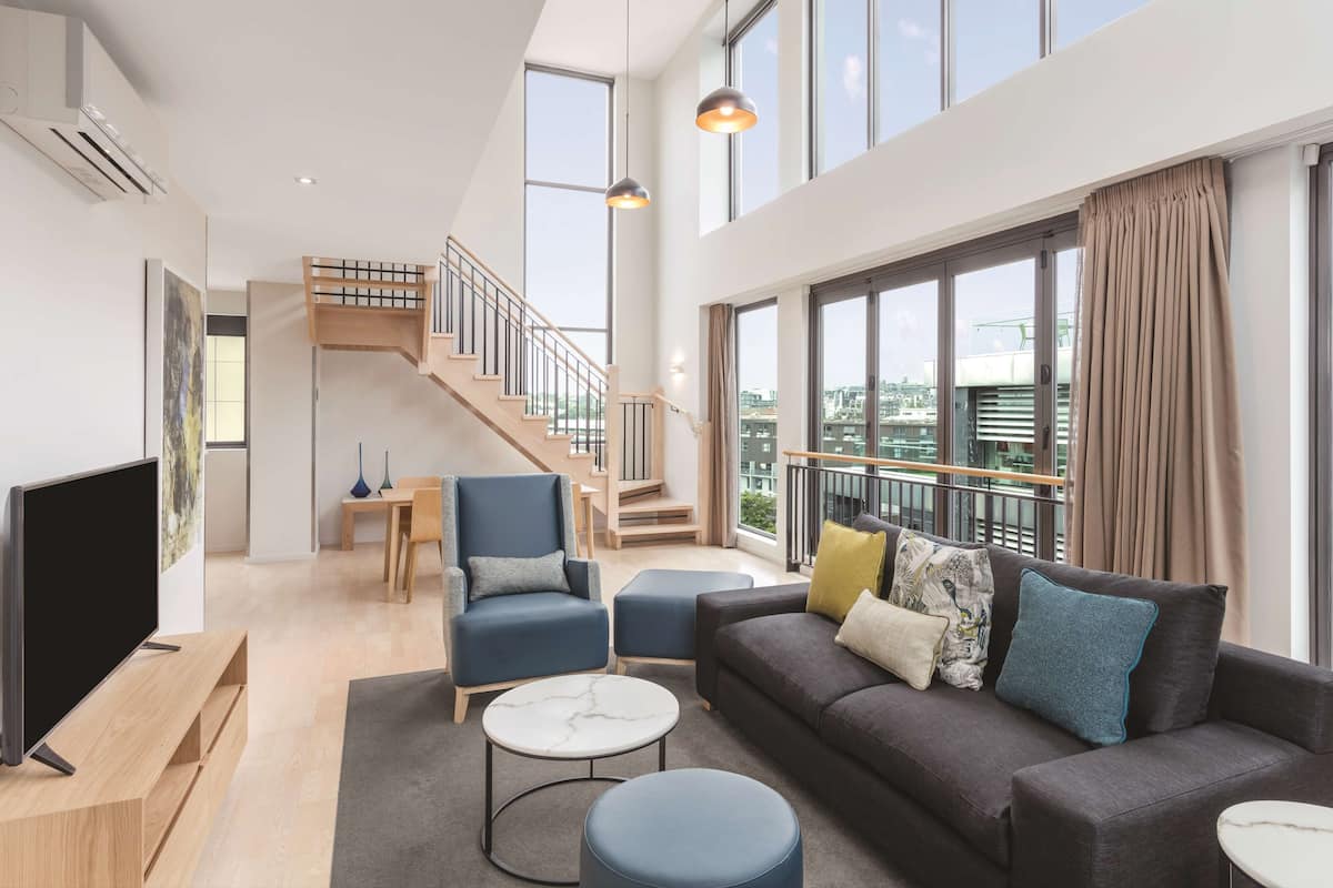 Premier Grand 3 Bedroom Apartment | 3 bedrooms, minibar, in-room safe, desk
