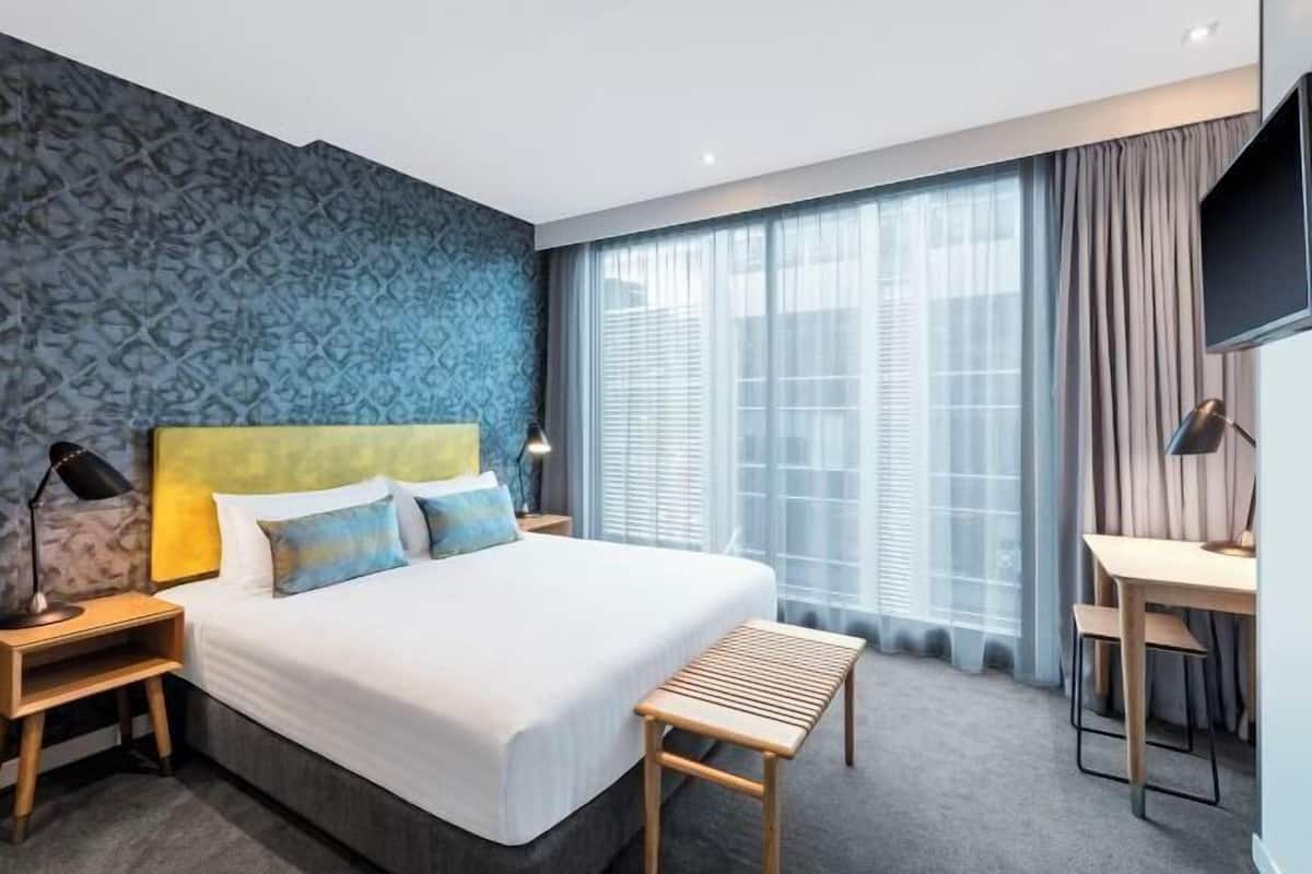 3 bedrooms, minibar, in-room safe, desk
