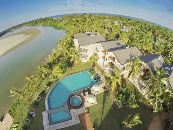 Kolam renang outdoor