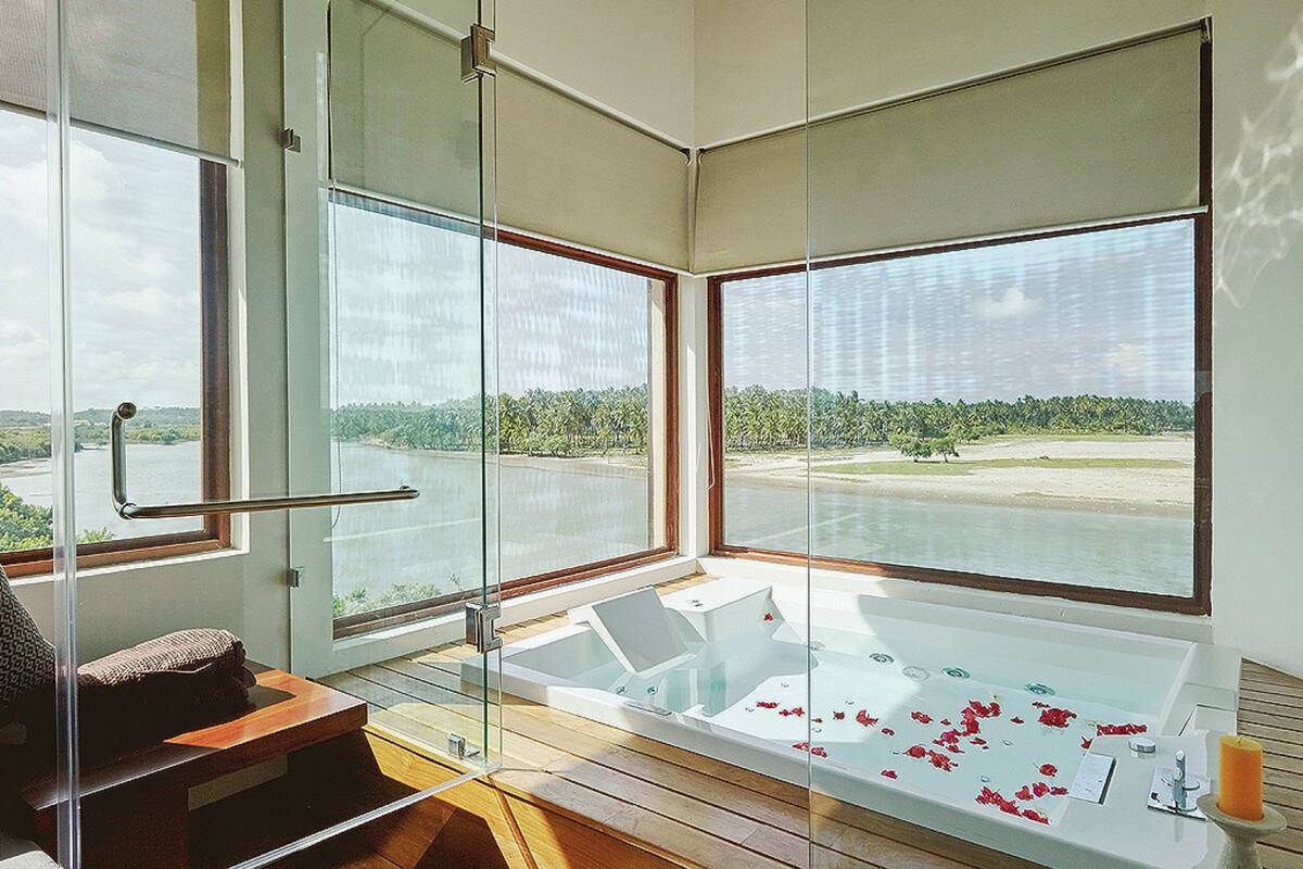 jetted bathtub