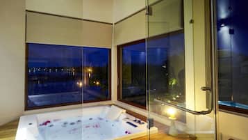 普通套房, 1 間臥室, 河景 | 室內 SPA 浴池
