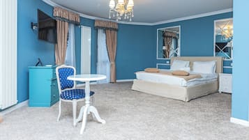Suite Junior, vue ville | Literie de qualité supérieure, minibar, coffres-forts dans les chambres