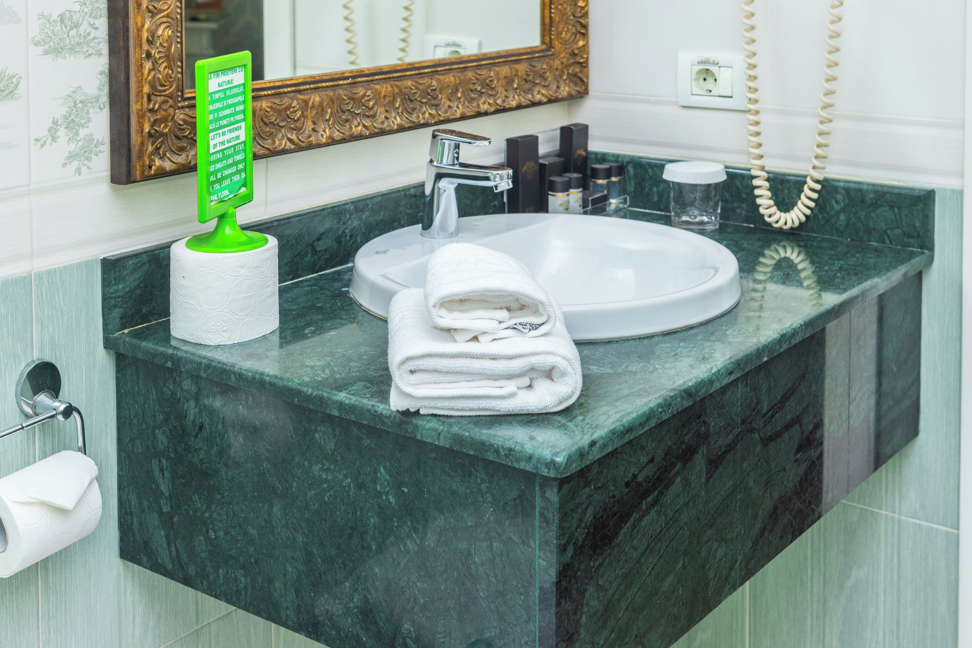 junior suite, city view | bathroom | shower, rainfall showerhead, free toiletries, hair dryer