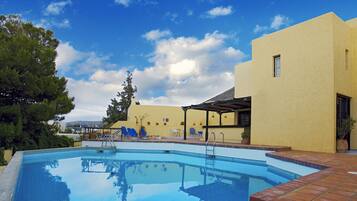 2 piscinas al aire libre