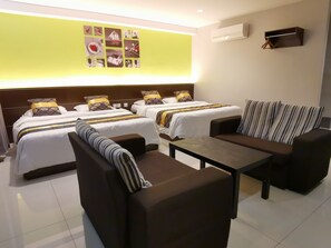 Superior Family | Desk, iron/ironing board, rollaway beds, free WiFi - Star Bay Hotel (Lumut)