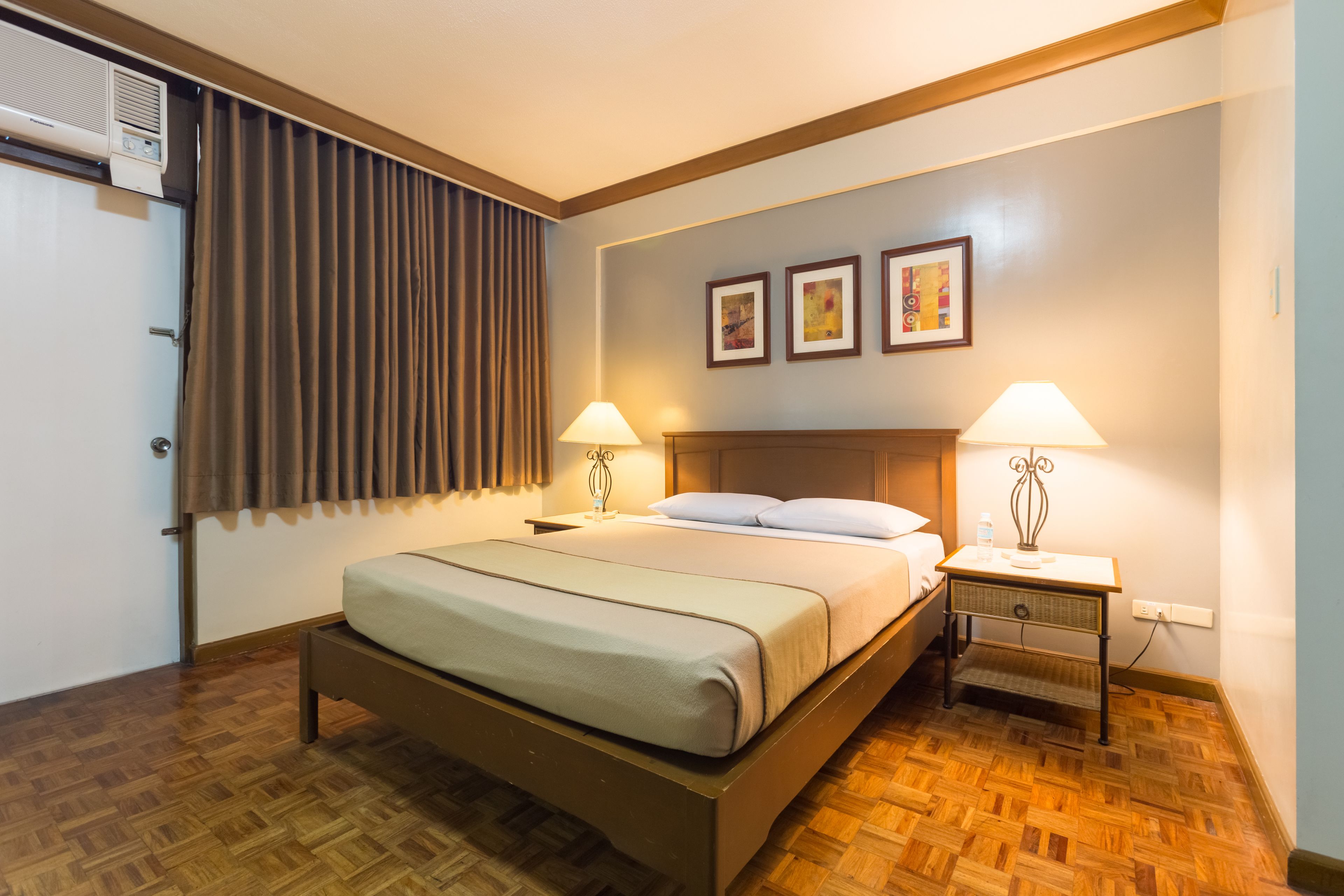 one bedroom suite | 2 bedrooms, in-room safe, desk, laptop workspace