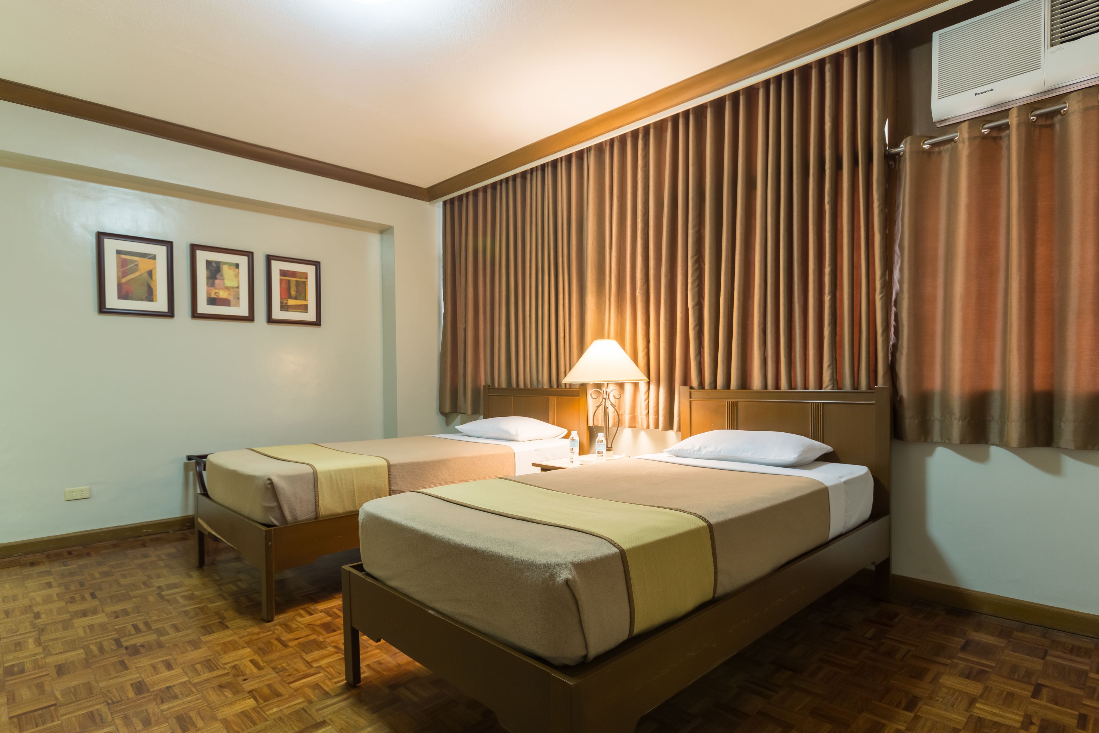 one bedroom suite | 2 bedrooms, in-room safe, desk, laptop workspace