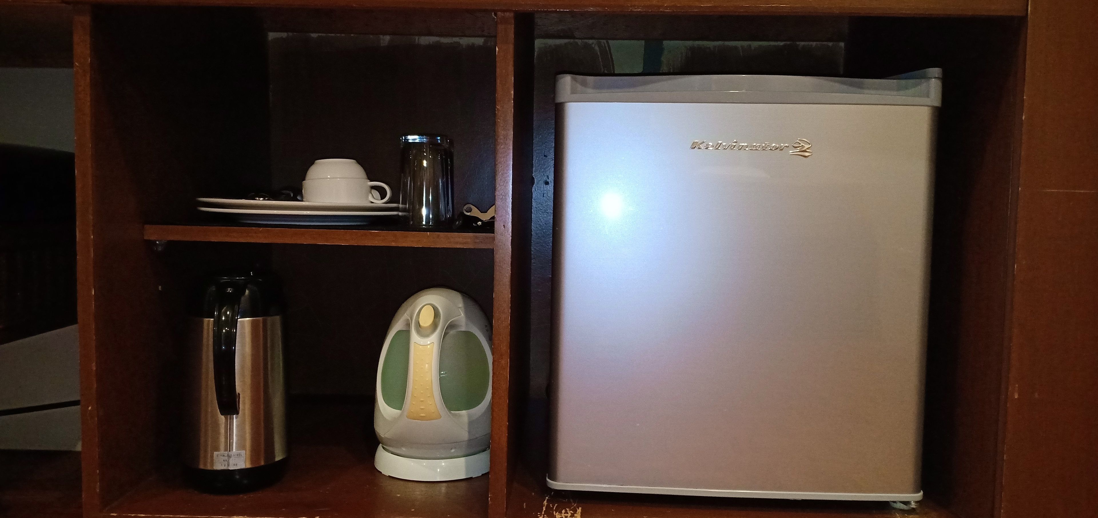 studio | 2 bedrooms, in-room safe, desk, laptop workspace