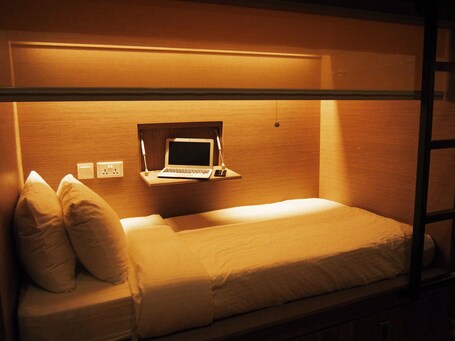 BEAT. Capsule Hostel @ Boat Quay - Image 3