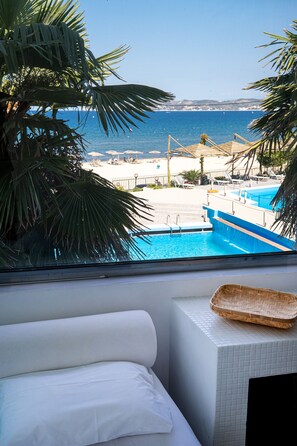 Junior Suite | In-room safe, desk, laptop workspace, free WiFi