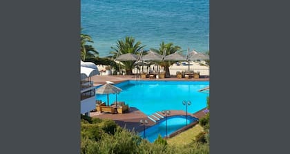 Kamari Beach Hotel