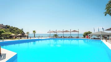 Seasonal outdoor pool, pool umbrellas, sun loungers