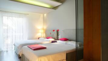 Minibar, in-room safe, desk, laptop workspace