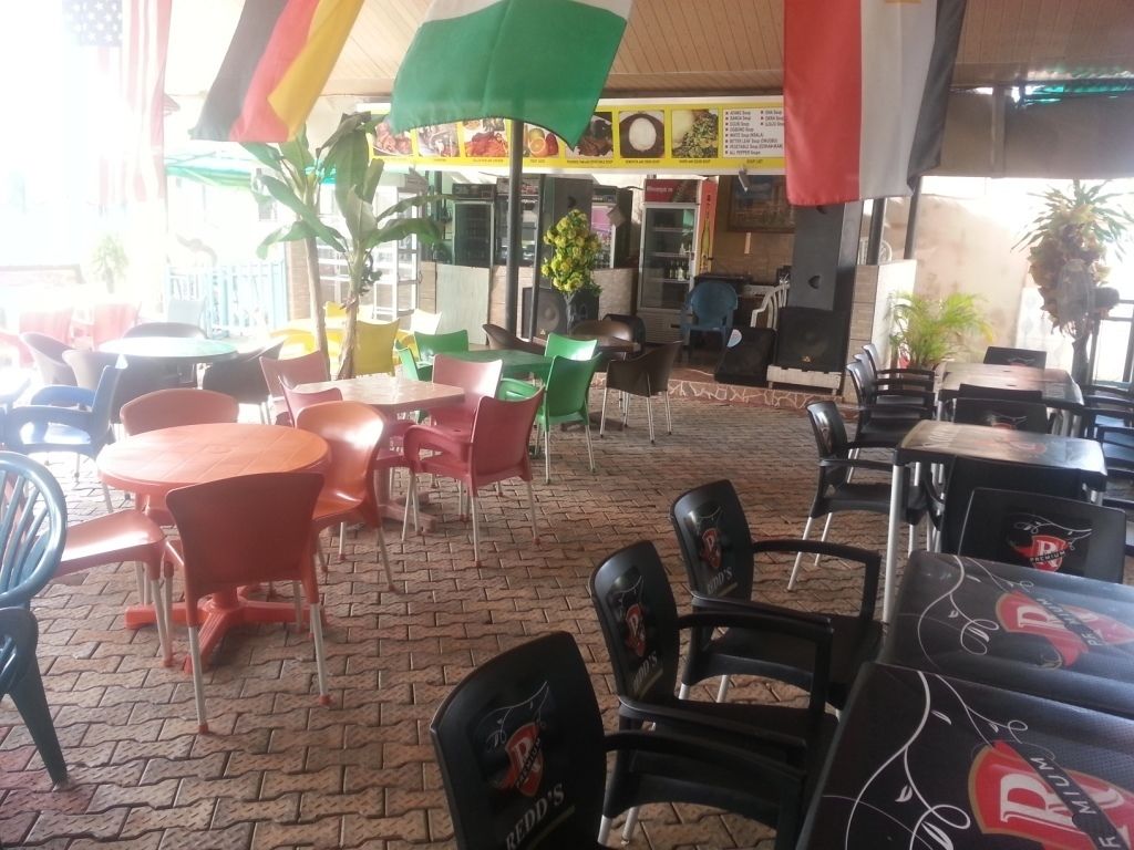 Bar en bord de piscine